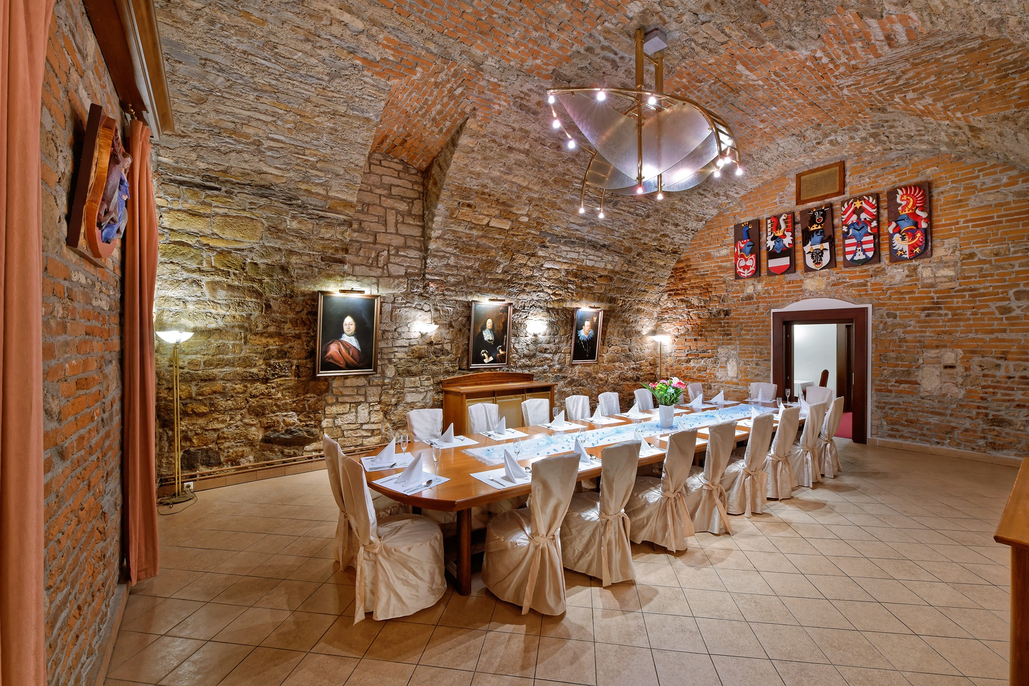 Klenutý sál restaurace