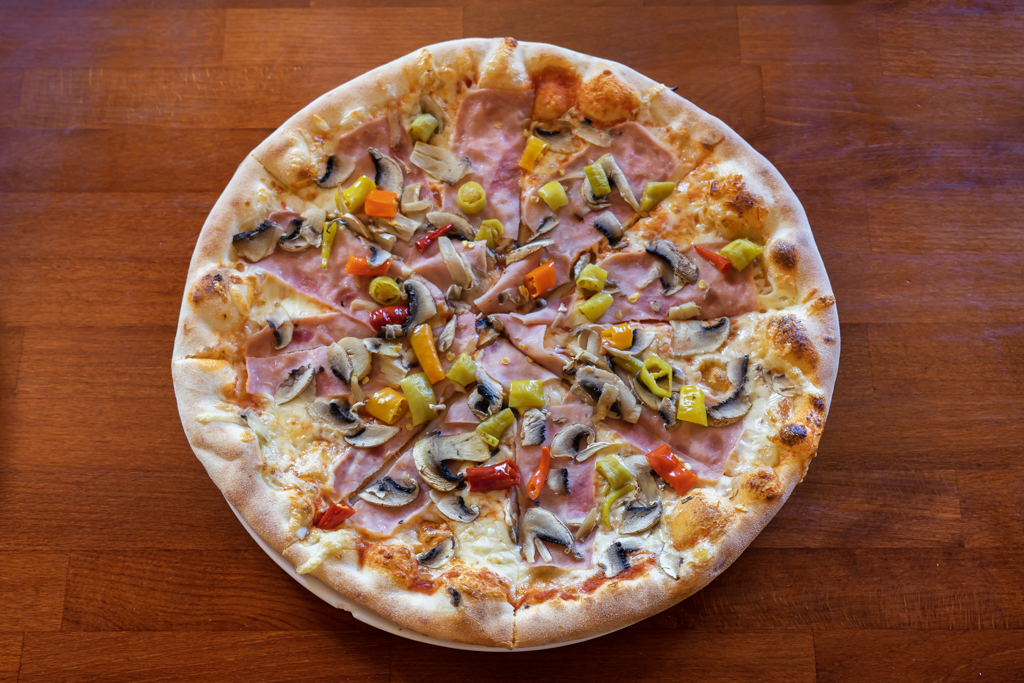 Pizza z pece
